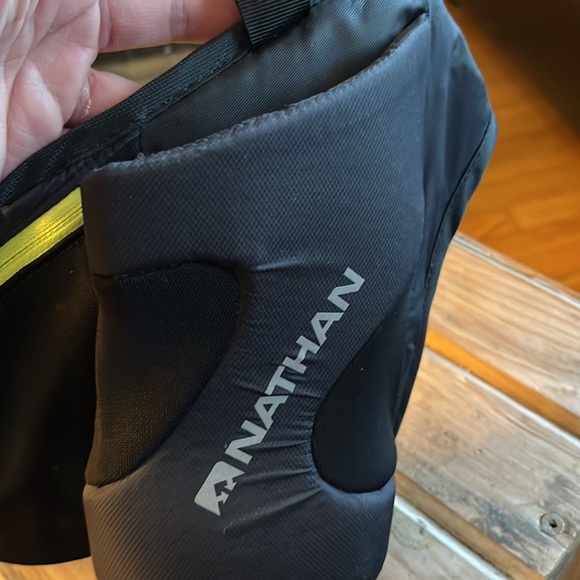 Nathan Running Hiking Hydration Fanny Pack - Picture 5 of 5